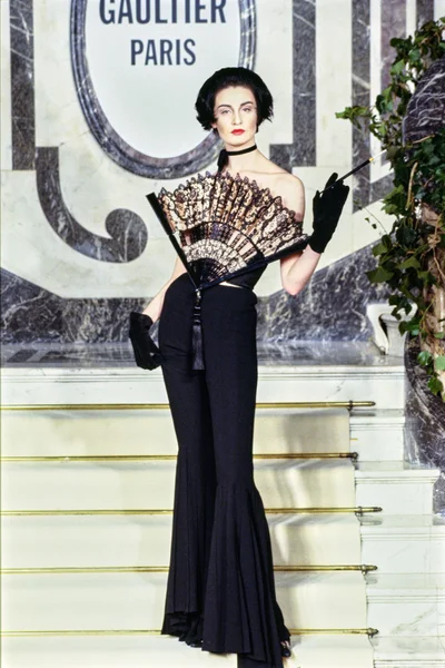 Look 37